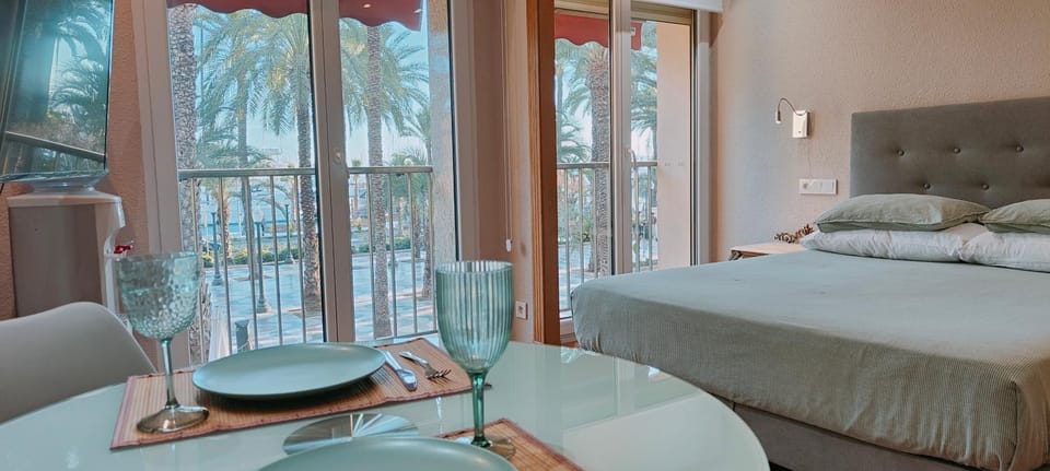 View (from property/room), Bedroom, Sea view, Continental breakfast