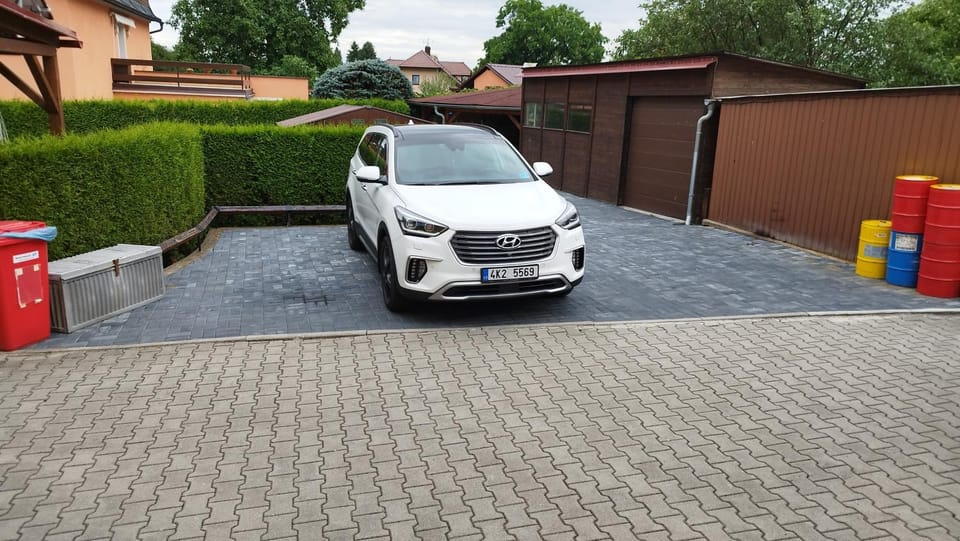Neighbourhood, Parking