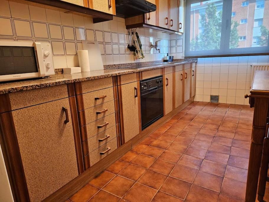 633A Colloto 3 dorm y garaje by R2R Consulting Apartment in Asturias