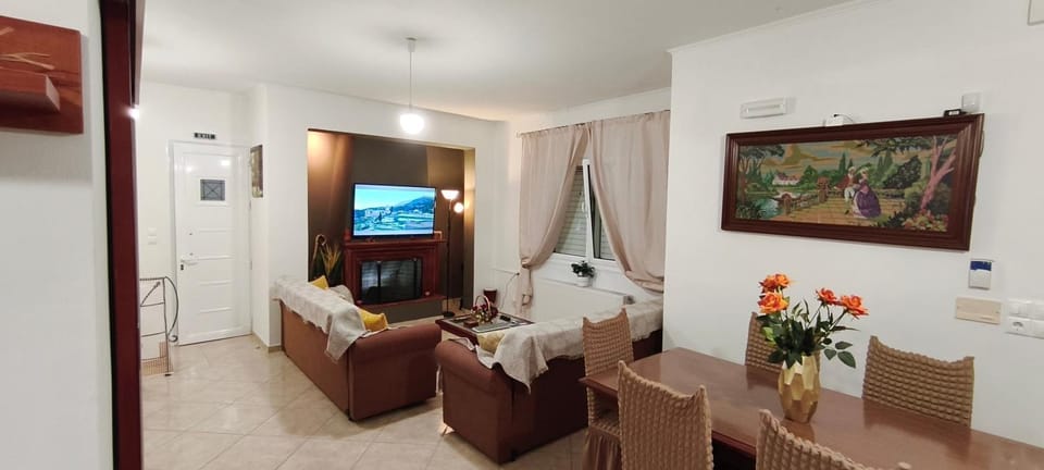 TV and multimedia, Living room, fireplace