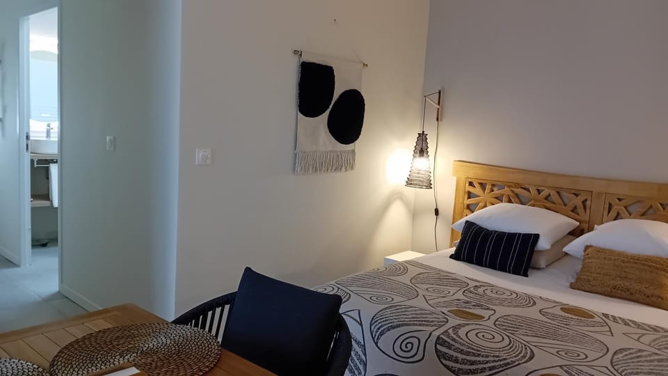Seating area, Bedroom