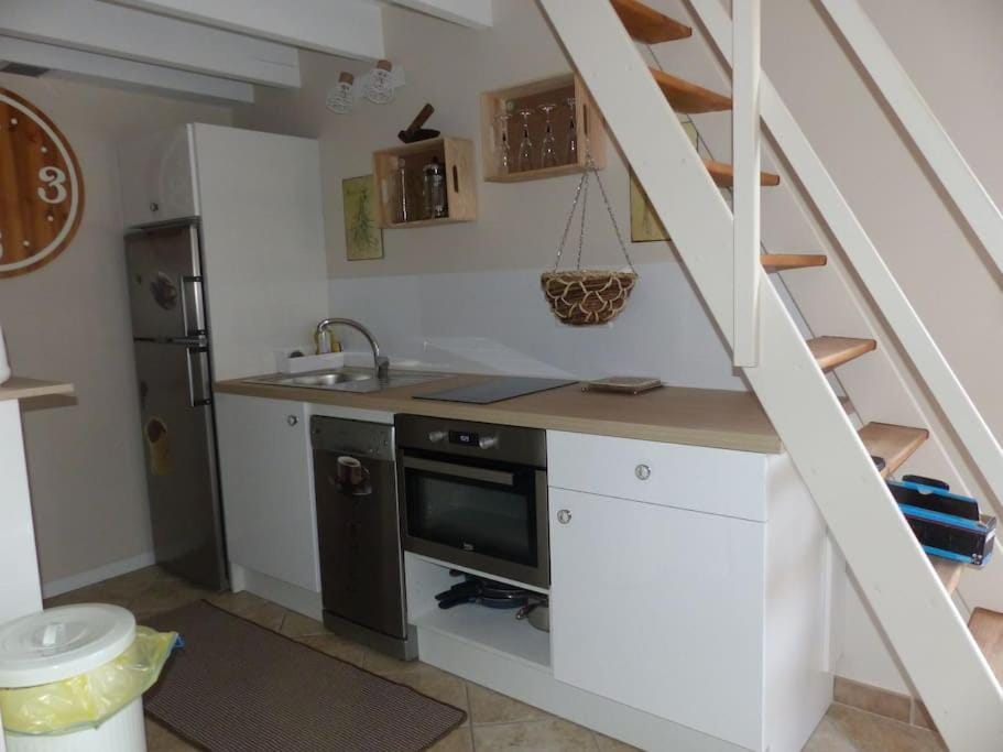 Kitchen or kitchenette, dishwasher, pet friendly, stove