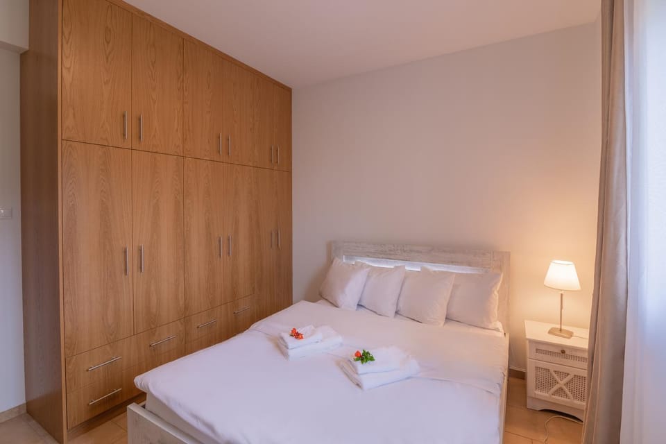 Bedroom, wardrobe
