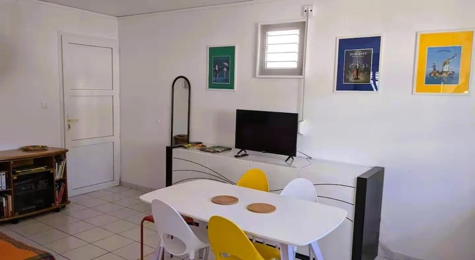 TV and multimedia, Dining area