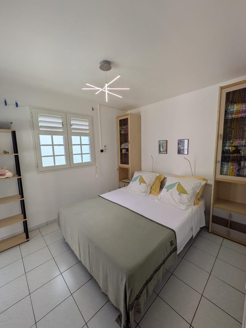 Bed, Photo of the whole room