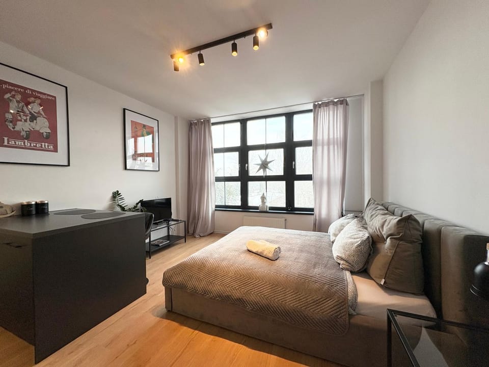 Bierutowska Park Studio od WroApart-PL Apartment in Wroclaw