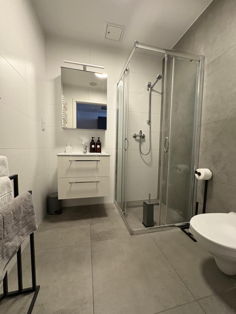 Bierutowska Park Studio od WroApart-PL Apartment in Wroclaw