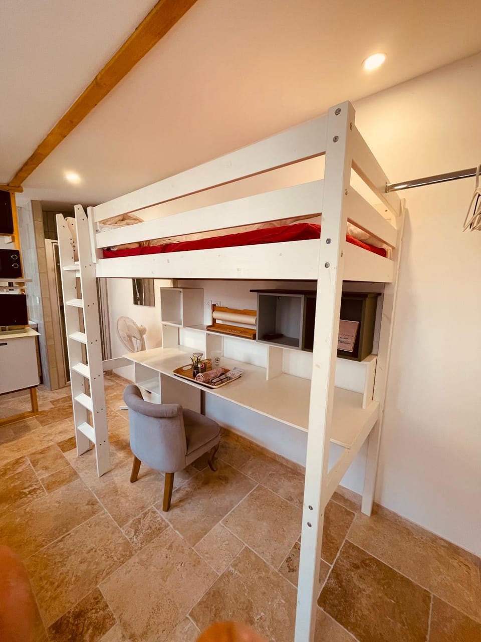Bed, Seating area, Bedroom