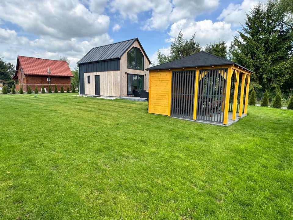 Zielona Ostoja - domek z prywatnym pomostem przy Obrzycy House in Poland