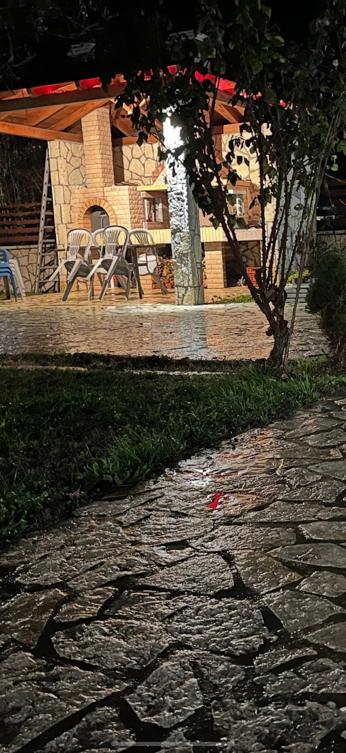 Το πετρινο σπιτι του Καστρη! Με θεα τα Μετεωρα House in Greece