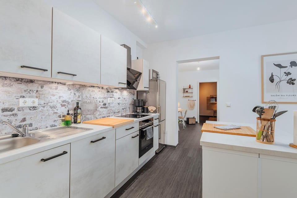 Kitchen or kitchenette, stove, kitchen