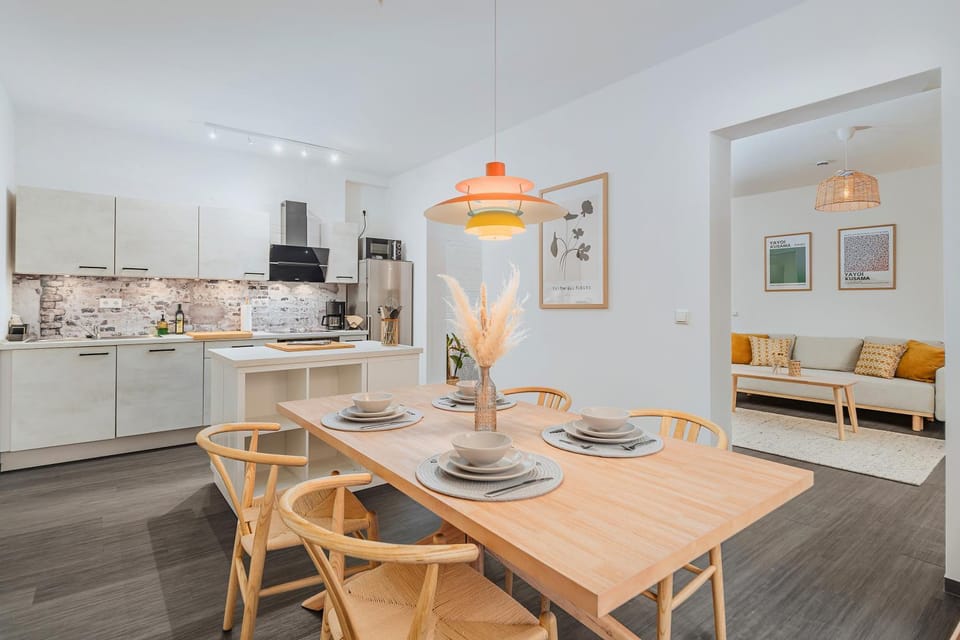 Kitchen or kitchenette, Seating area, Dining area, kitchen