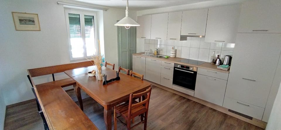 Coffee/tea facilities, Kitchen or kitchenette, Dining area, dishwasher, pet friendly, stove