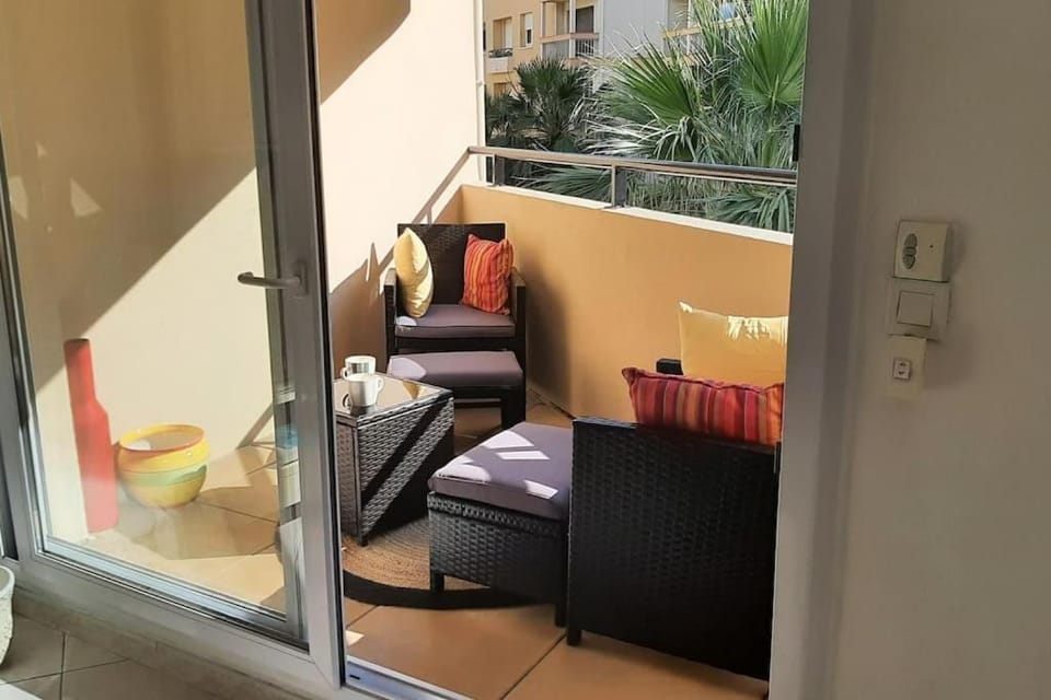 Grand T2 lumineux, 2 balcons, coeur de ville, à 100m plage, parking Apartment in Sainte-Maxime