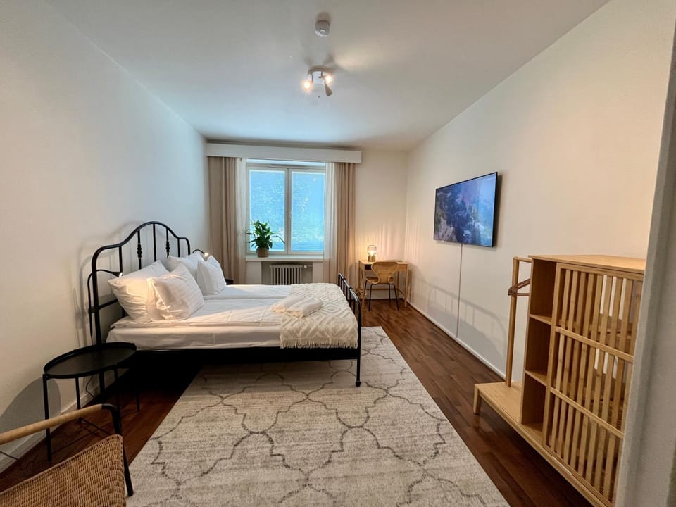 Bed, Bedroom