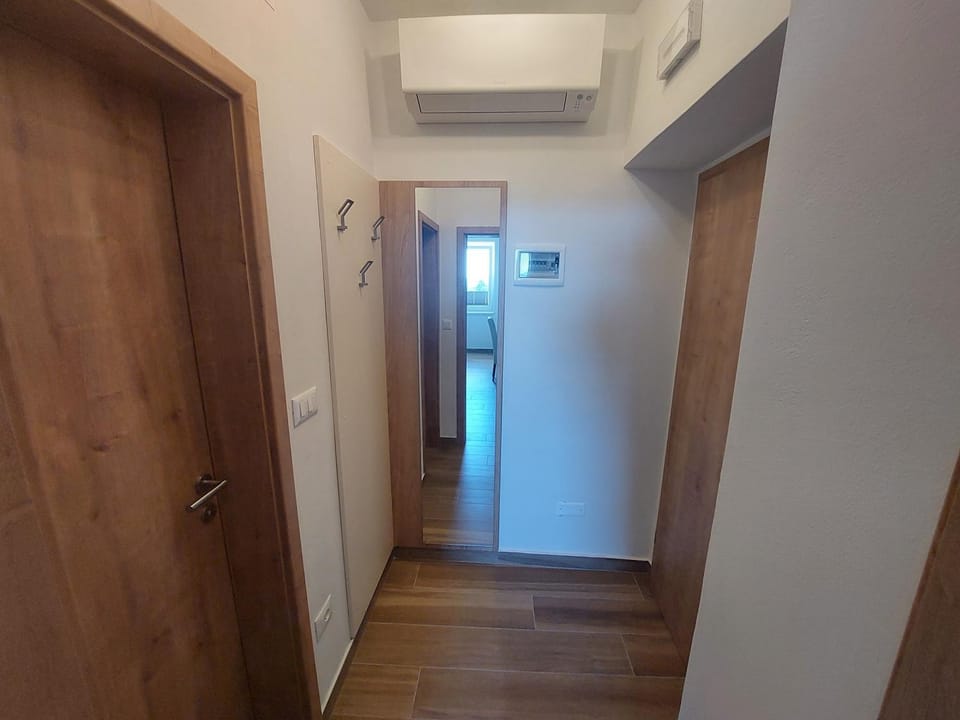 wardrobe, air conditioner