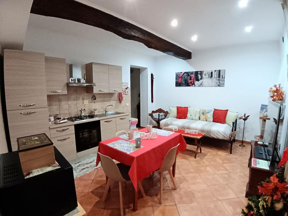 Kitchen or kitchenette, Living room, Dining area, oven, stove