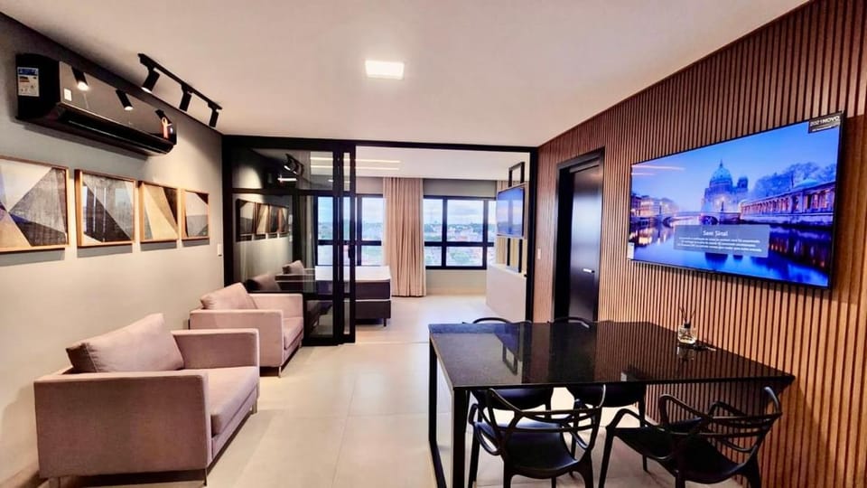 Communal lounge/ TV room, TV and multimedia, Seating area, Dining area