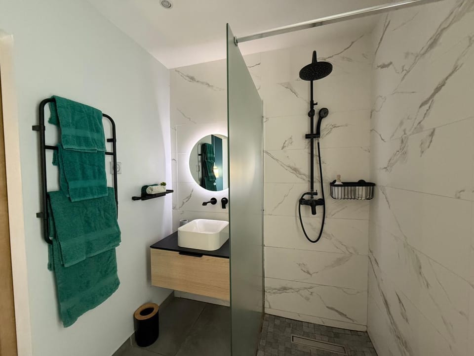 Shower, Bathroom