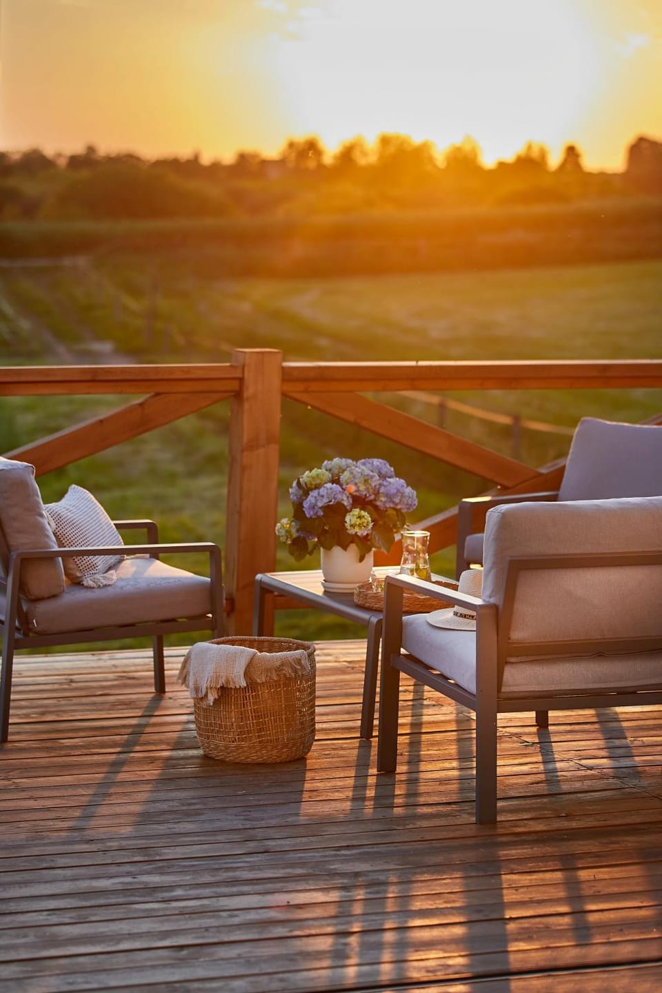 Patio, Day, Natural landscape, View (from property/room), Balcony/Terrace, Food and drinks, Seating area, Sunrise, Sunset, sunbed, sunbed