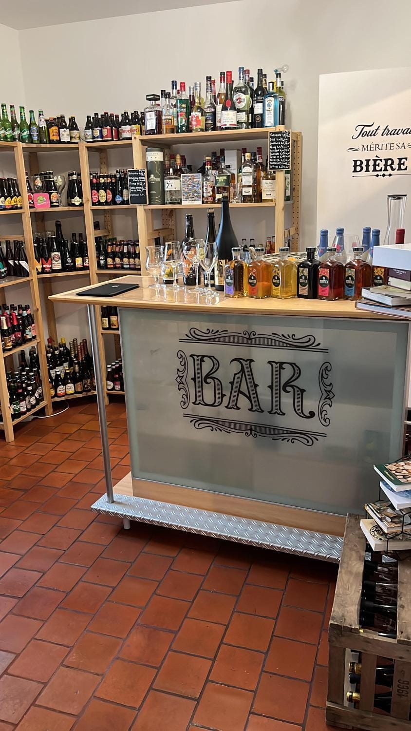 Coffee/tea facilities, Lounge or bar, Food and drinks, Drinks