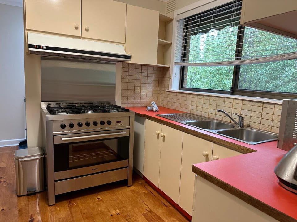 pet friendly, stove