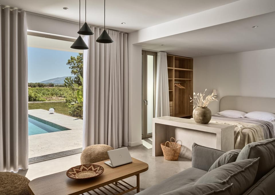 Bed, Living room, Photo of the whole room, Bedroom, Pool view, Swimming pool