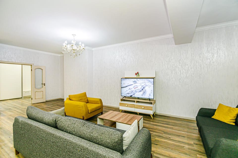 Communal lounge/ TV room, TV and multimedia, Living room, Seating area