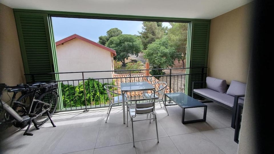 LE REVEST Terrasse Vue Mer Centre Climatisation Parking House in Occitanie