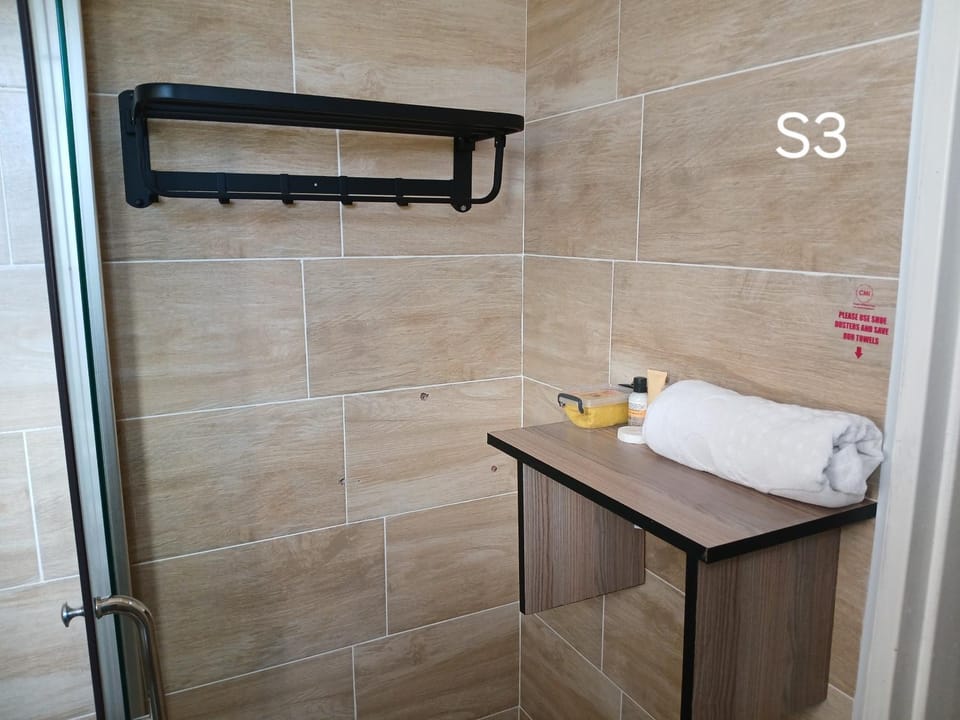 Bathroom, towels