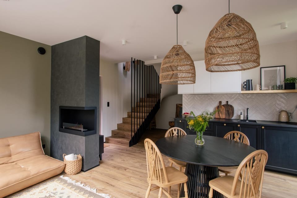 Kitchen or kitchenette, Living room, Seating area