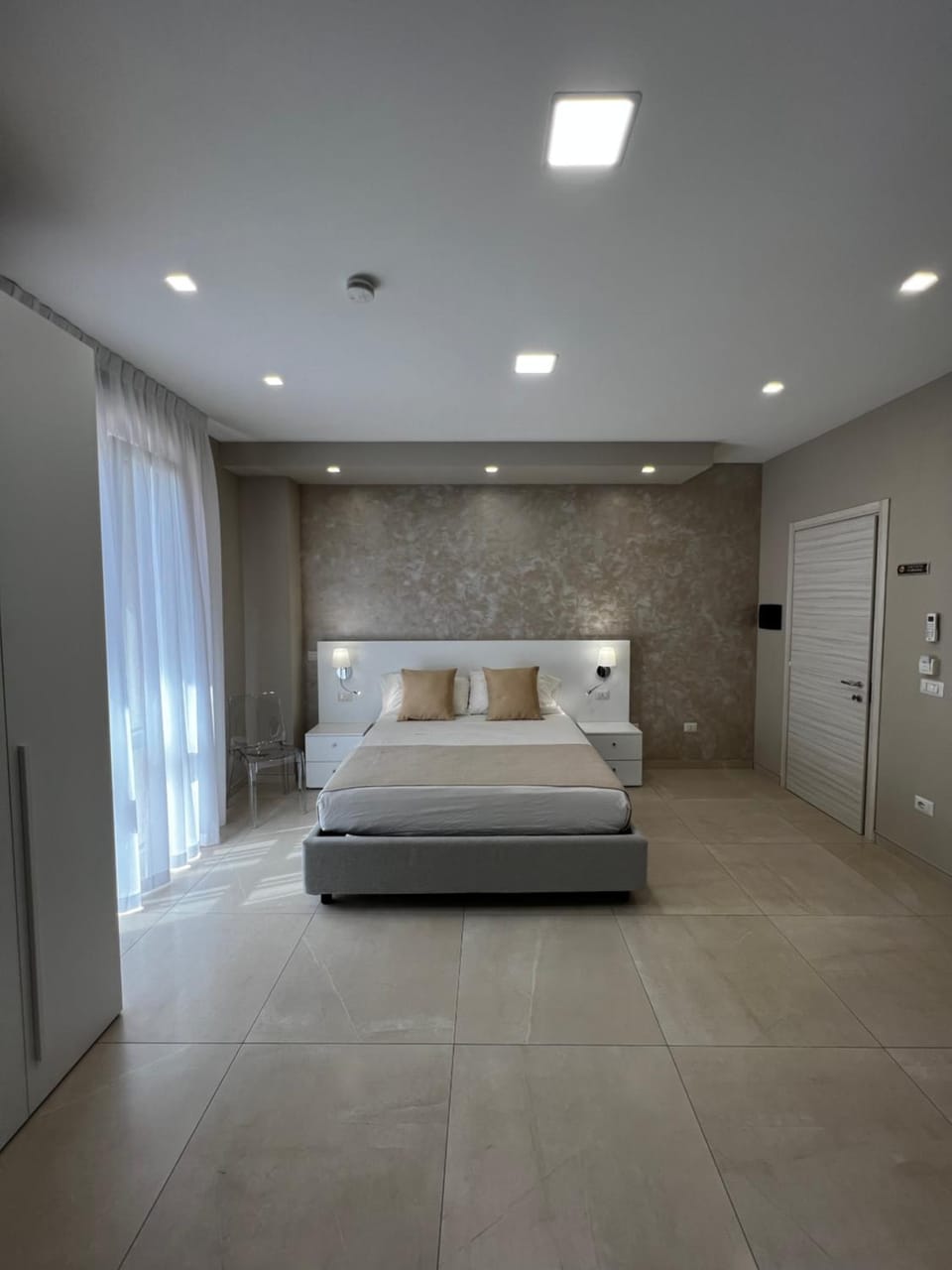 Bed, Photo of the whole room, Bedroom, wardrobe