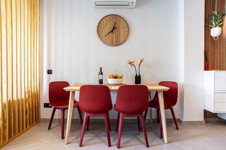 Seating area, Dining area