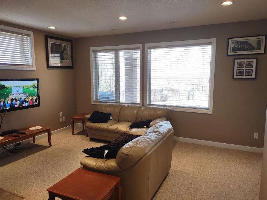 Spacious One Bedroom Walkout Basement Suite Apartment in Calgary