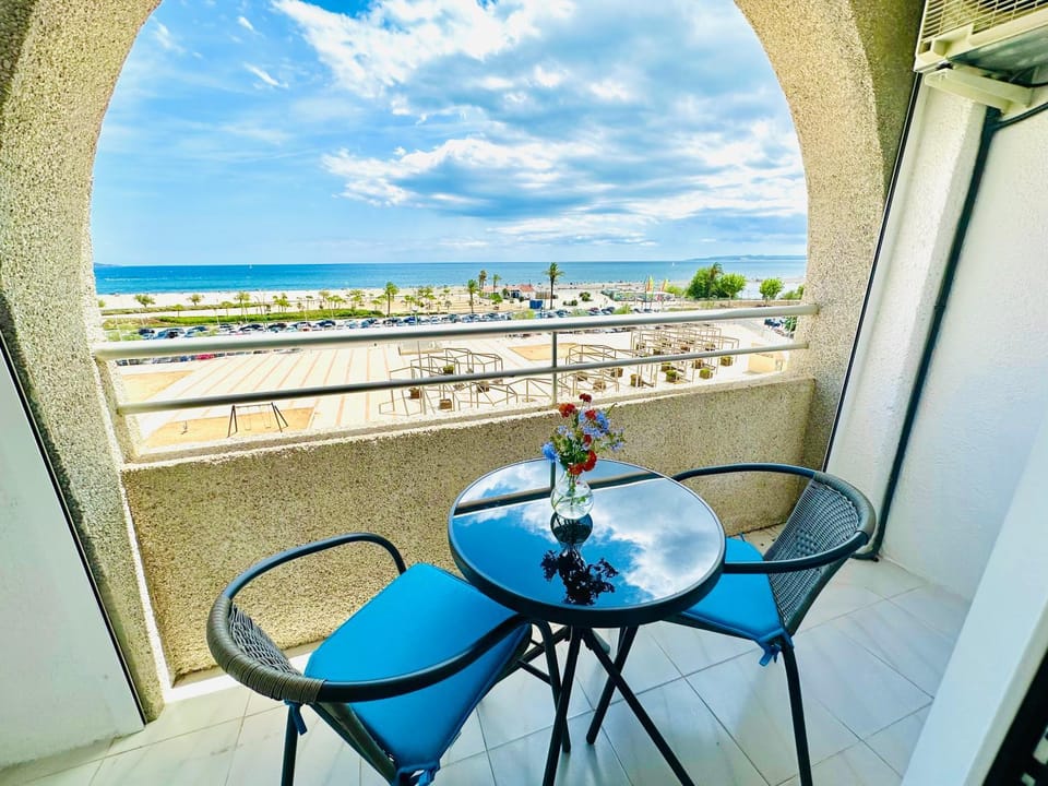 Property building, View (from property/room), Balcony/Terrace, Beach, Sea view, Sea view