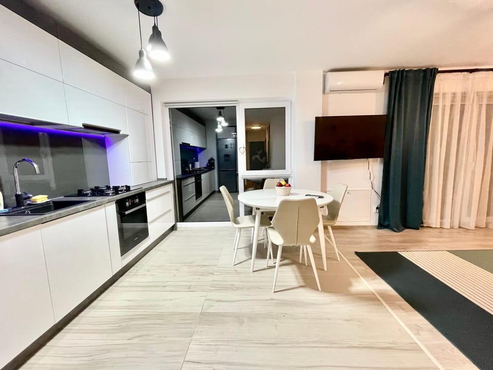 Kitchen or kitchenette, Living room, Seating area, Dining area, pet friendly, stove