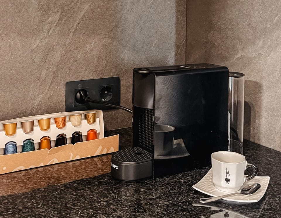 Coffee/tea facilities, Kitchen or kitchenette