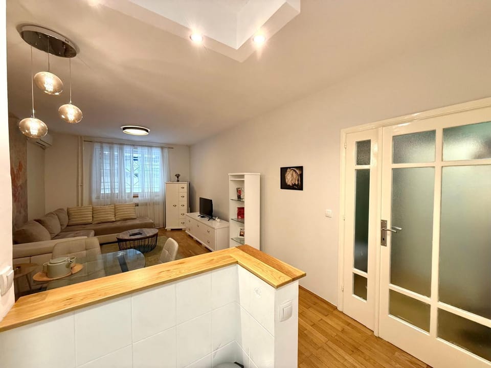 7 Emperors Central Suite Apartment in Belgrade