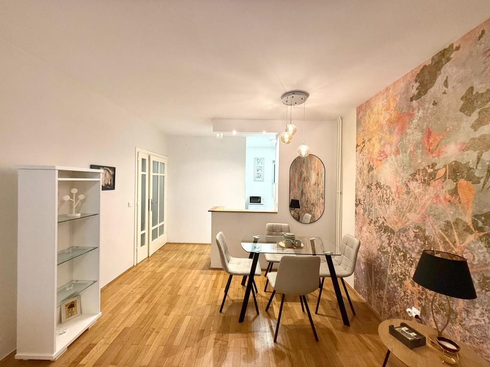 7 Emperors Central Suite Apartment in Belgrade