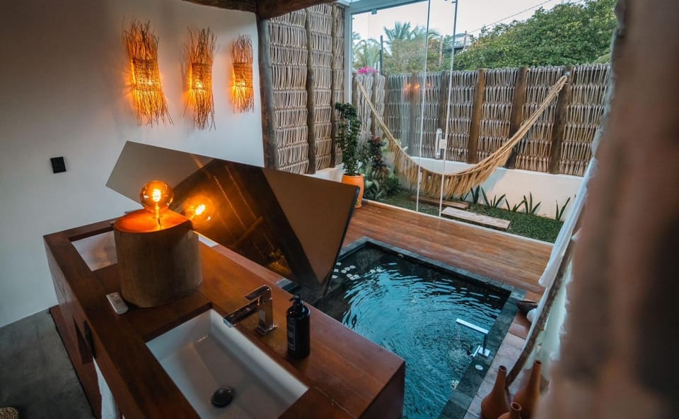 Hot Tub, Swimming pool