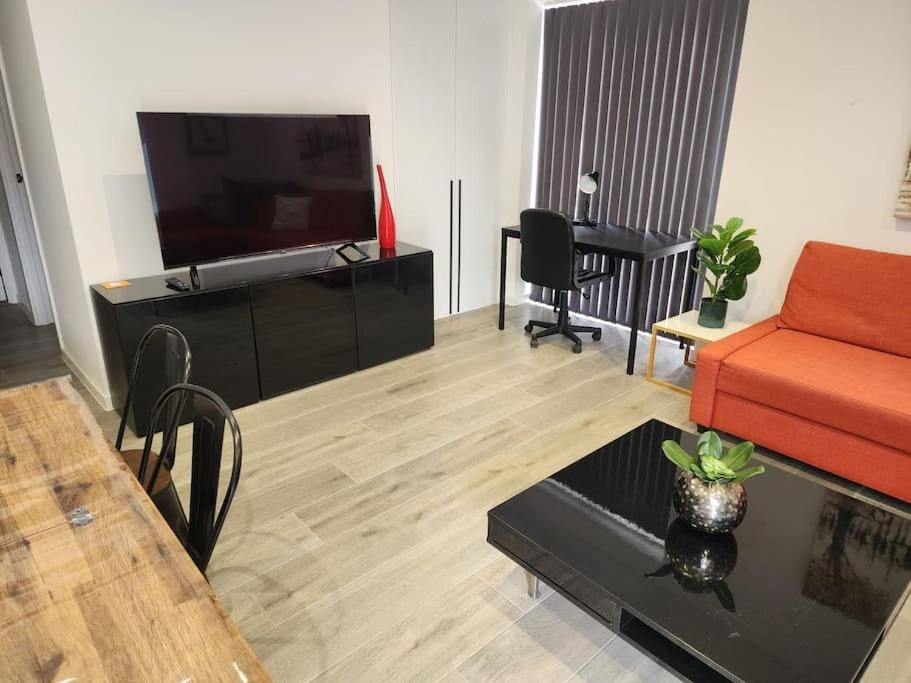 Paradigm Court, Modern 2-Bedroom Apartment F2, Oxford Apartment in Cherwell District