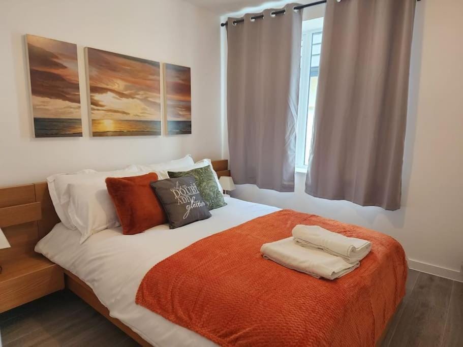 Paradigm Court, Modern 2-Bedroom Apartment F2, Oxford Apartment in Cherwell District