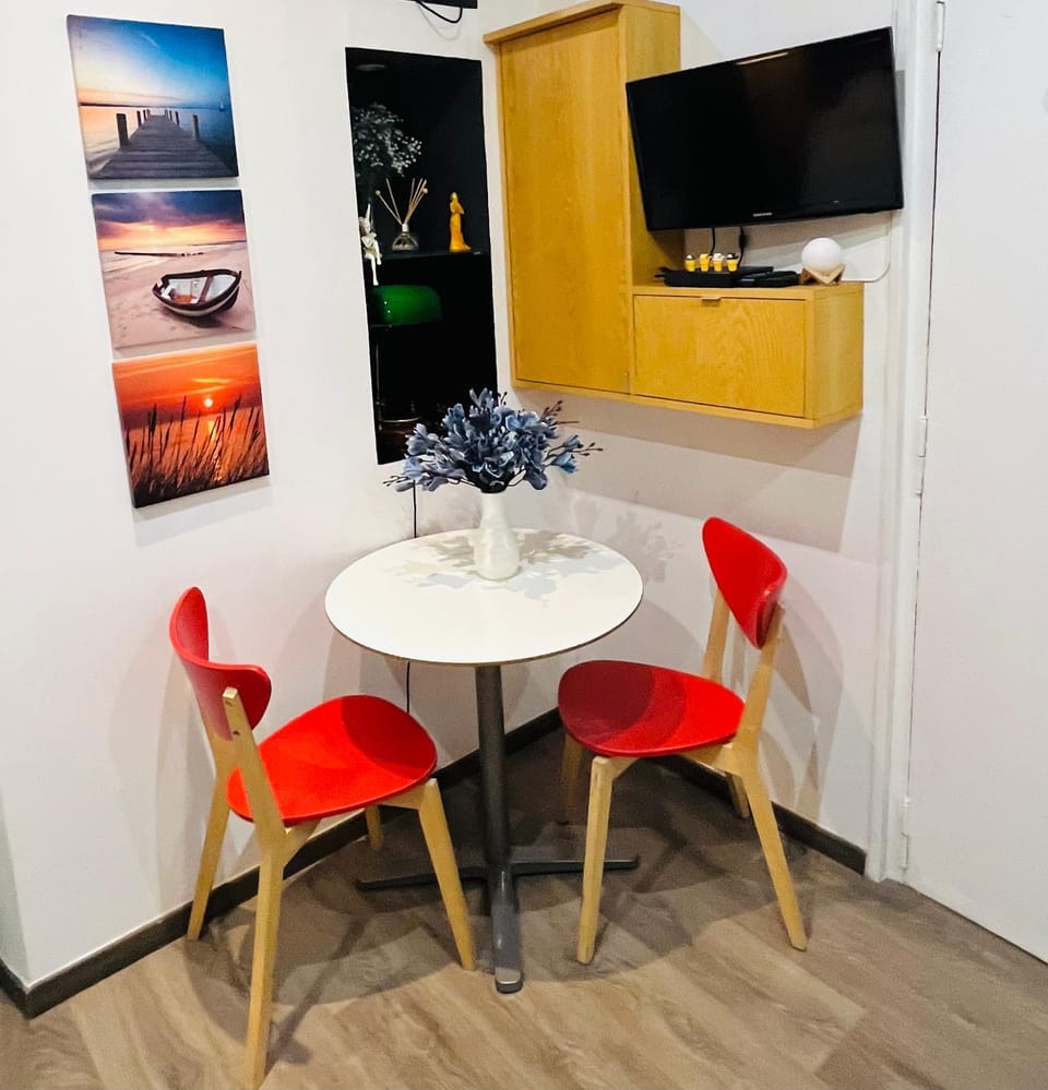 Chic flat in the heart of Marais near Pompidou Centre Apartment in Paris