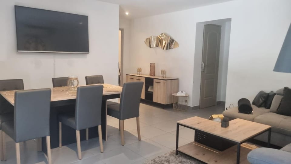 Appartement dans un pavillon Apartment in Provence-Alpes-Côte d'Azur