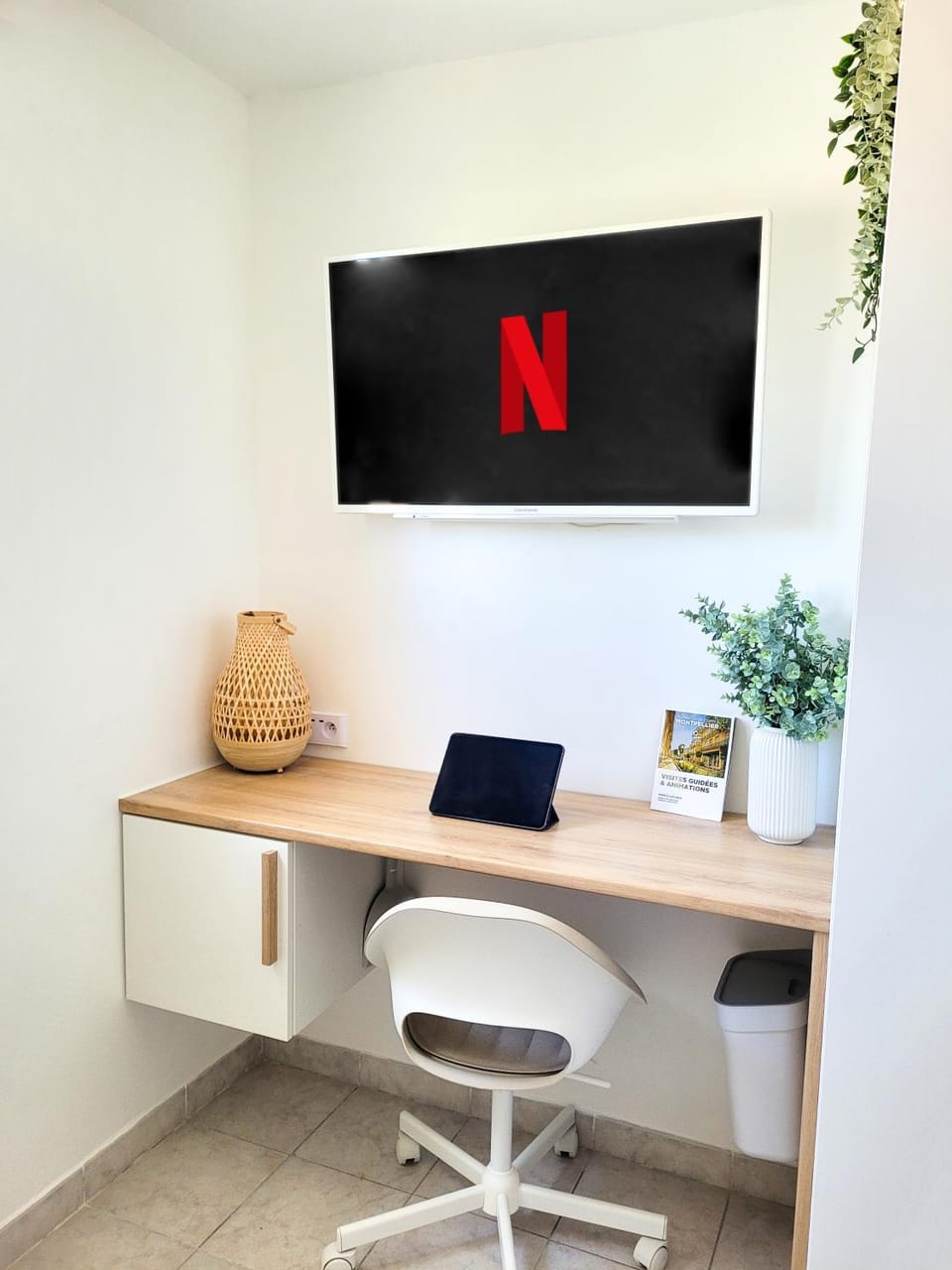TV and multimedia, hair dresser