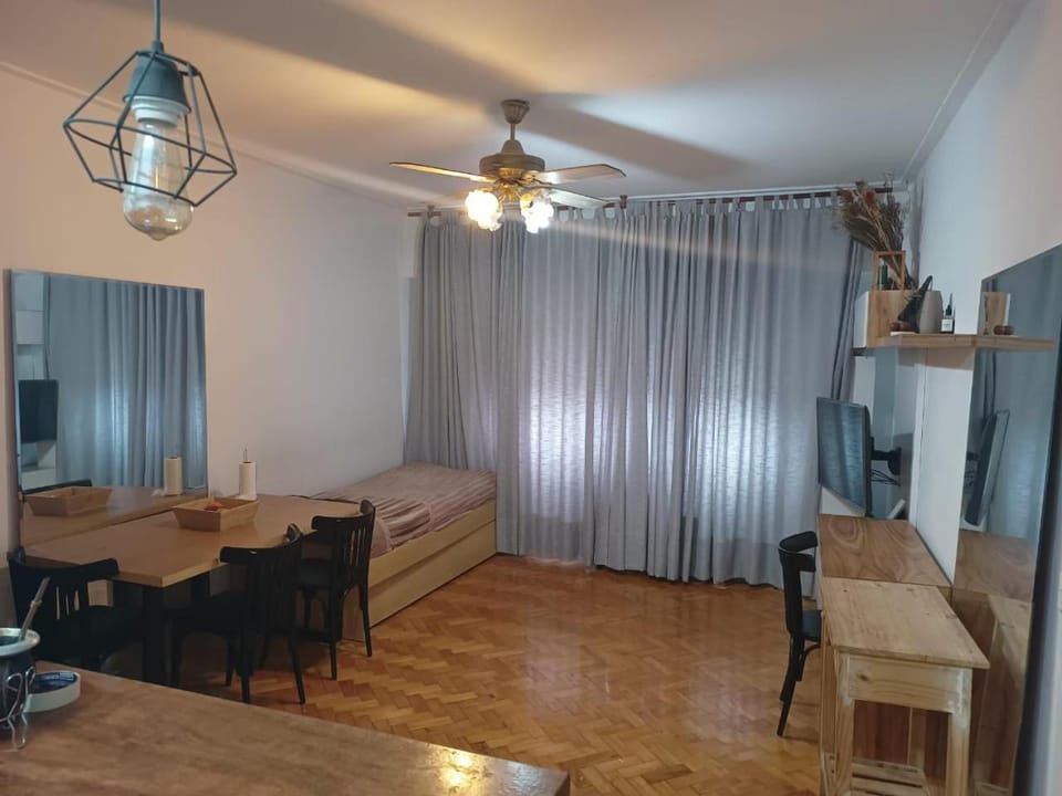 TV and multimedia, Living room, Seating area, Dining area, fireplace