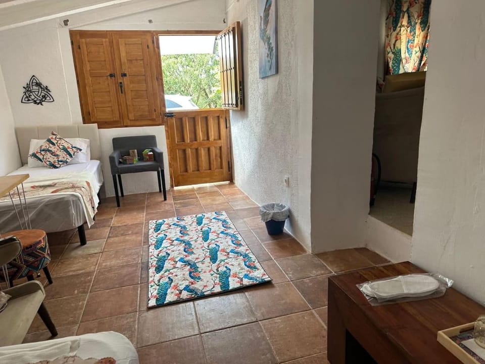 Photo of the whole room, Bedroom
