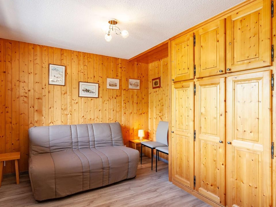 Appartement cosy 2 pièces, cabine, 5 pers, Méribel, près des pistes, animaux admis - FR-1-180-591 Cabin in Les Allues