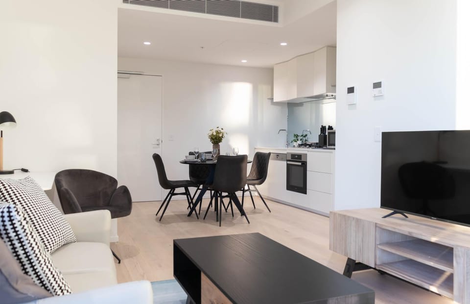 1 BRM, Southbank, King Bed, Lvl 37 Apartment in Southbank