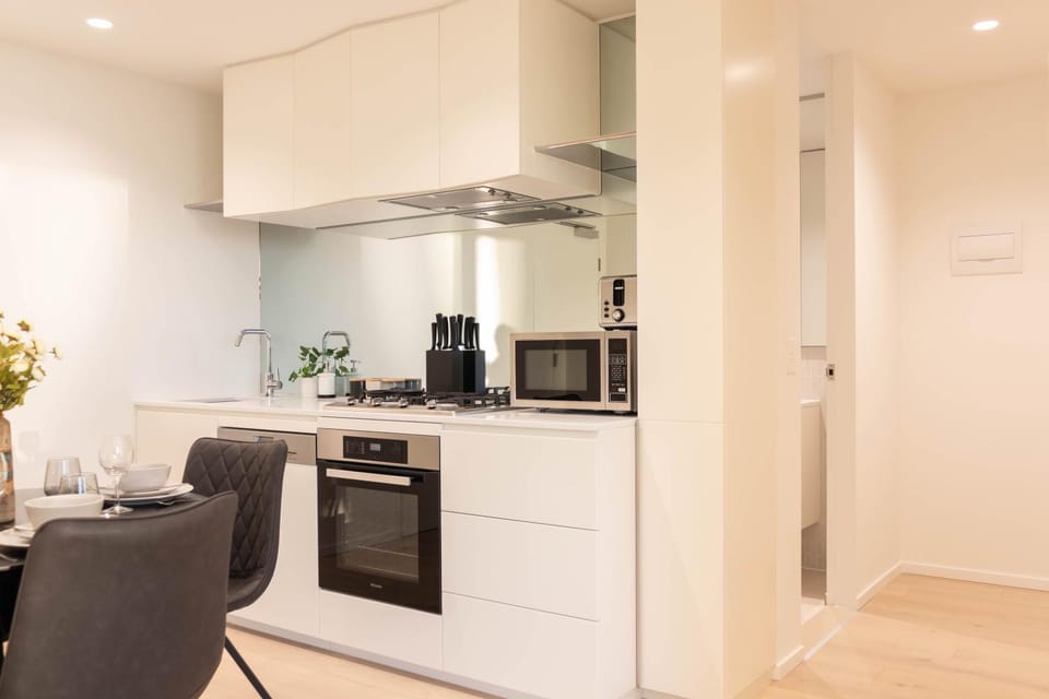 1 BRM, Southbank, King Bed, Lvl 37 Apartment in Southbank
